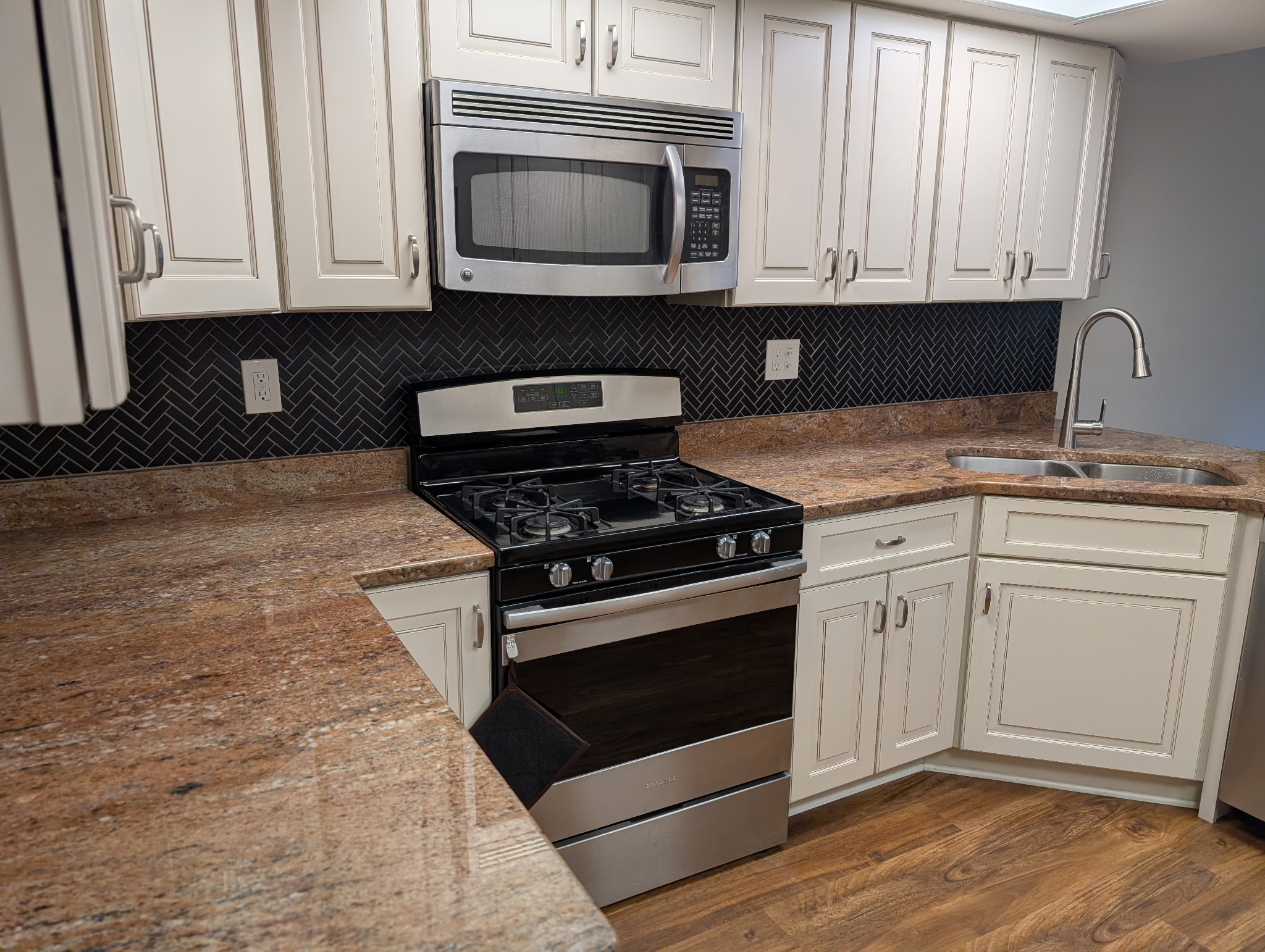 Kitchen Backsplash (after)